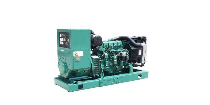  西安沃爾沃發(fā)電機(jī)租賃：如何判斷發(fā)電機(jī)是否該更換機(jī)油呢？  發(fā)電機(jī)機(jī)油有這潤滑減磨、輔助冷卻降溫、密封防漏、防銹防蝕、減震緩沖等作用。所以定期給發(fā)電機(jī)更換機(jī)油是很有必要的，可是我們?nèi)绾闻袛喟l(fā)電機(jī)是否該更換機(jī)油呢？今天西安沃爾沃發(fā)電機(jī)租賃福雷思特今天就教您幾個(gè)技巧進(jìn)行判斷！    1）用兩個(gè)直徑0．5厘米，長20厘米的玻璃試管，分別裝入19厘米的新機(jī)油和用過的機(jī)油，封好后兩管同時(shí)倒置，記錄氣泡上升的時(shí)間，如果兩者相差超過20％時(shí)，則說明使用過的機(jī)油粘度下降過多，應(yīng)更換。 2）將新機(jī)油和使用過的機(jī)油各滴一滴在白色的濾紙上比較，如用過的油滴中有較多的黑點(diǎn)，表明機(jī)油未變質(zhì)，不應(yīng)更換；如機(jī)油呈黑褐色，則為變質(zhì)，應(yīng)更換。 希望這篇簡短的文章可以幫助到您，西安沃爾沃發(fā)電機(jī)租賃福雷思特主要從事各大品牌發(fā)電機(jī)組租賃業(yè)務(wù)，包含康明斯、濰柴、濟(jì)柴、沃爾沃、上柴、玉柴、斯坦福、西門子、馬拉松、英格等多種品牌，多年來我們本著“質(zhì)量為本，求真務(wù)實(shí)”的態(tài)度，追求更好的質(zhì)量，更好的服務(wù)，更好的售后。滿足客戶的需求。歡迎您的咨詢！服務(wù)熱線：17795638000。